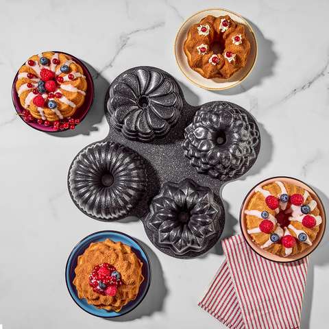 Elisa Siyah 4'lü Döküm Kek Kalıbı